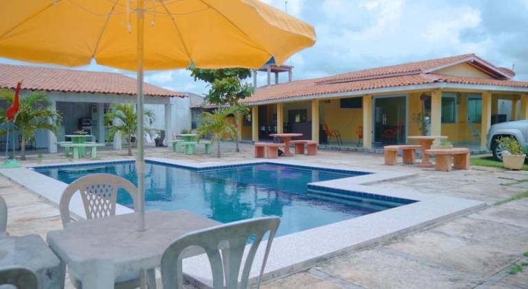 Wonderful serviced apartment with patio & pool | Pets allowed — photo 4