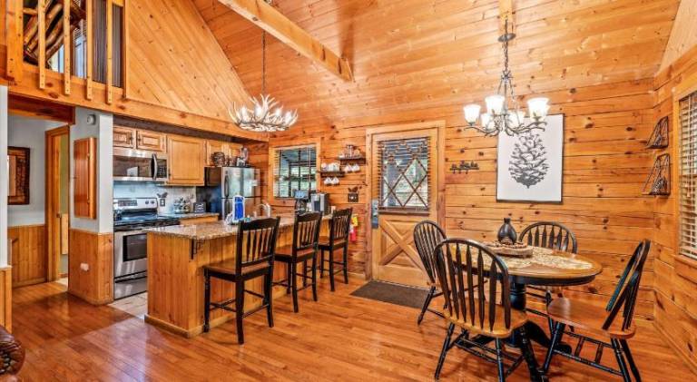 Whispering Pines- Hot Tub- Pool Table- Pet Friendly- EV Charger — photo 4
