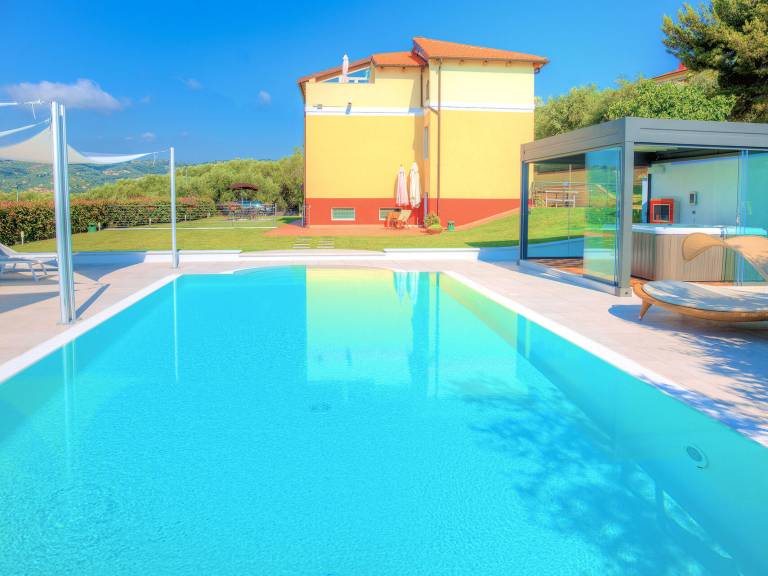 Ferienwohnungen & Apartments in Diano Marina  - HomeToGo