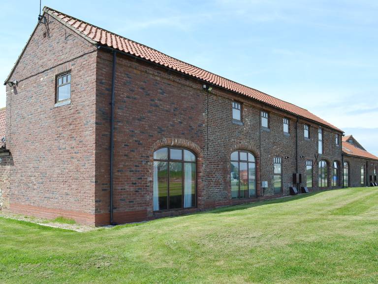 Cottage with BBQ & yard in Bridlington