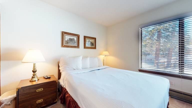 Condo with sauna, hot tub & heated pool — photo 3