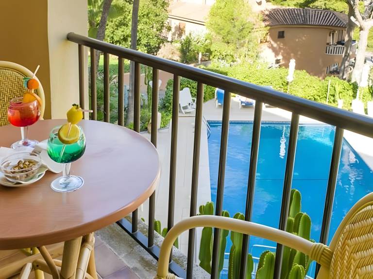 Pleasant apartment with garden, pool & terrace | Close to the beach | Perfect for remote work | Pets allowed — photo 2