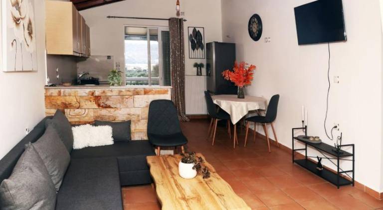 Rental apartment with patio & garden | Pet-friendly in Chania