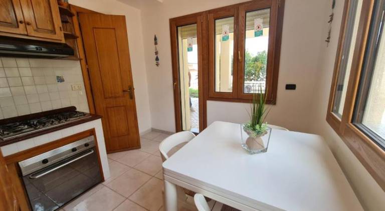 Rental apartment with patio — photo 3