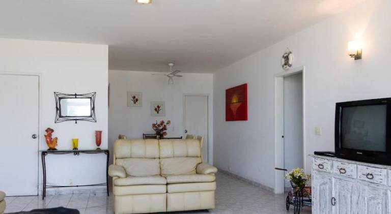 Holiday apartment with patio & yard | Next to the beach | Pet-friendly — photo 2