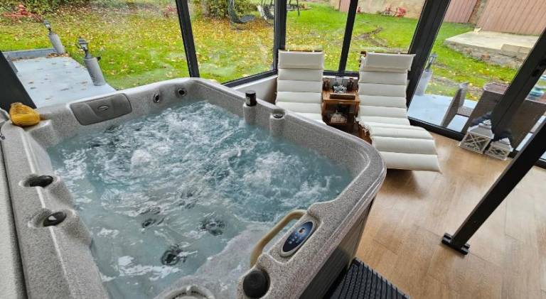 House with hot tub | Pets allowed in Troyes