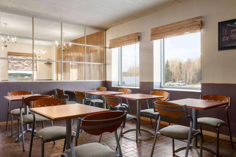 Travelodge by Wyndham Baie Comeau — photo 4