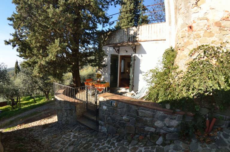 Child-friendly farm with terrace, barbecue & garden | Dogs allowed in Capannori