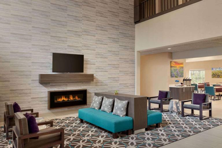 La Quinta Inn & Suites by Wyndham I-20 Longview South — photo 2