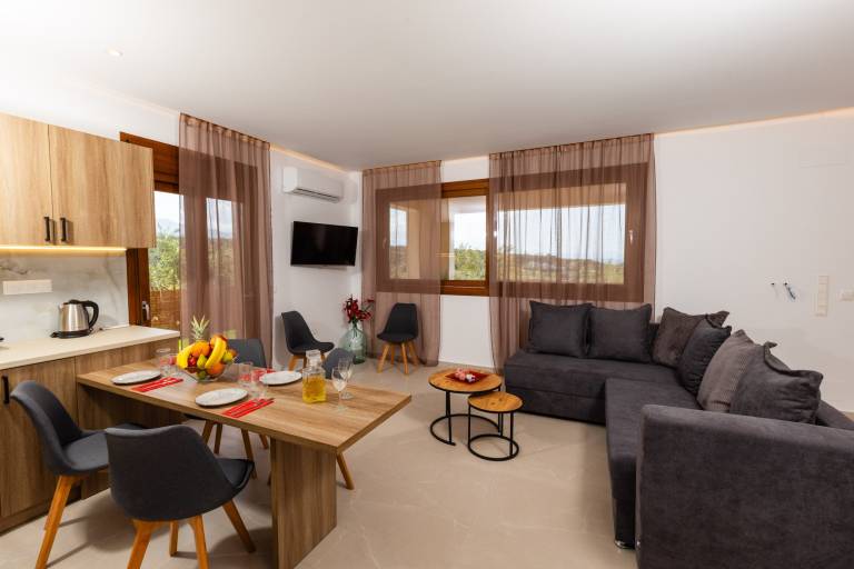 Holiday apartment with barbecue, garden & patio | Sea view in Rethymno