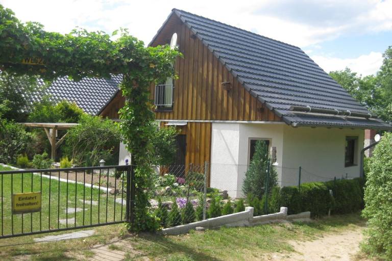 House with yard, barbecue & terrace — photo 3