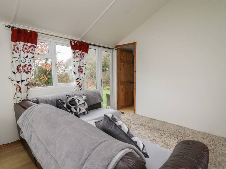 Beautiful cottage with yard | Beach view | Pet-friendly — photo 3