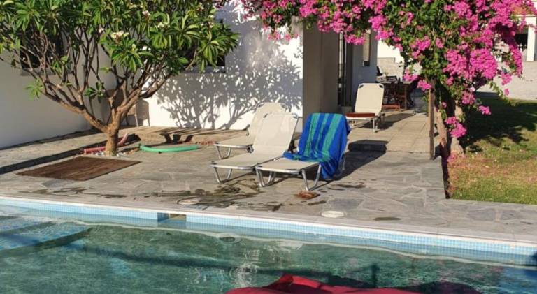 Villa with patio, BBQ & private pool in Rhodes
