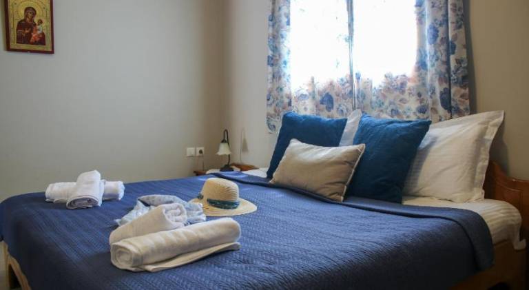 Beautiful serviced apartment with patio & garden | Close to the beach | Pets allowed — photo 3