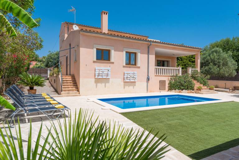 Stadthaus mit Pool und Garten Casa Can Fiol
