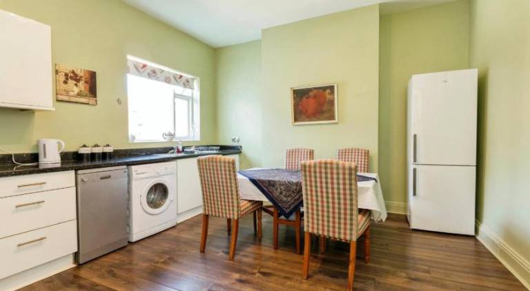 Holiday apartment with 2 rooms for 6 persons — photo 3