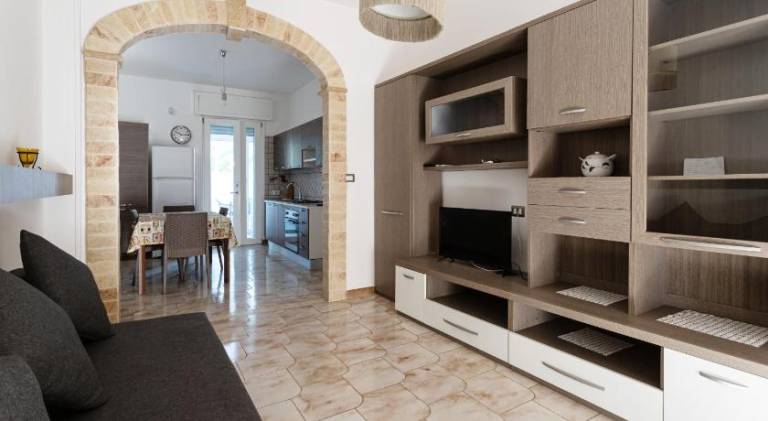 Rental apartment with 2 rooms for 6 persons — photo 2
