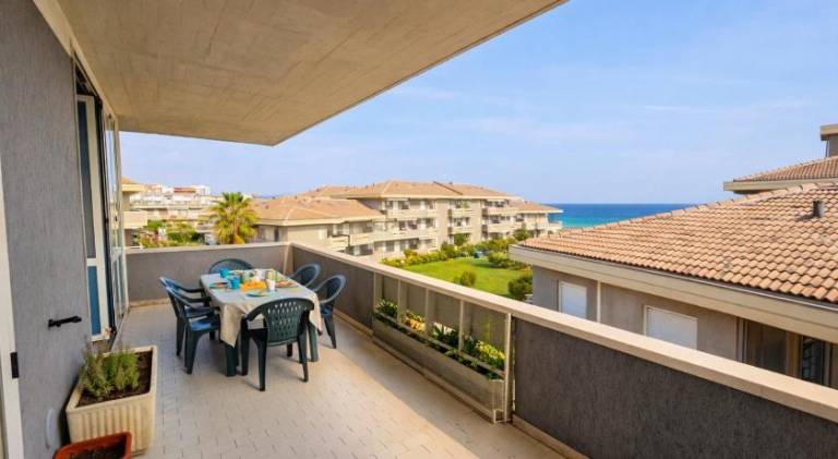 Rental apartment with 2 rooms for 6 persons in Silvi