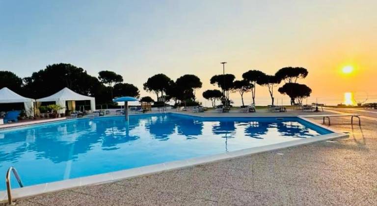 Holiday apartment with pool — photo 5