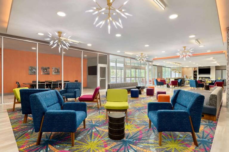 La Quinta Inn & Suites by Wyndham Braselton — photo 3