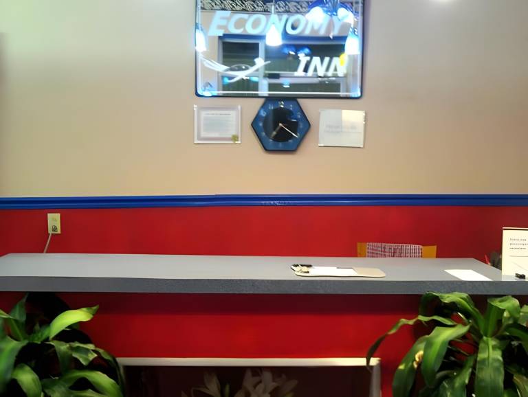 Economy Inn — photo 5