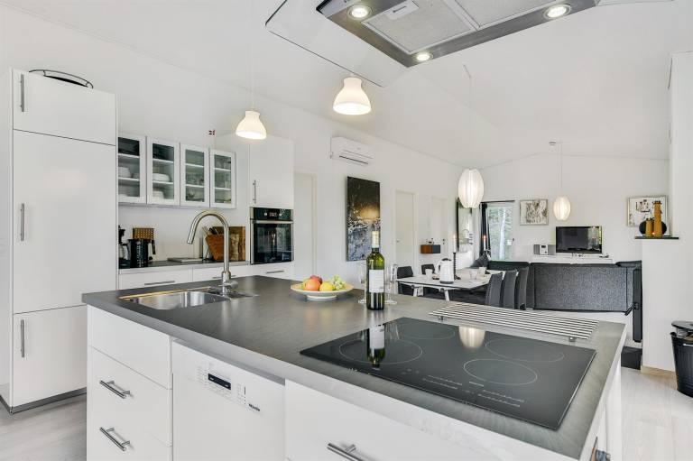 Fully equipped wonderful house with jacuzzi & patio | Water view | Dogs allowed — photo 5