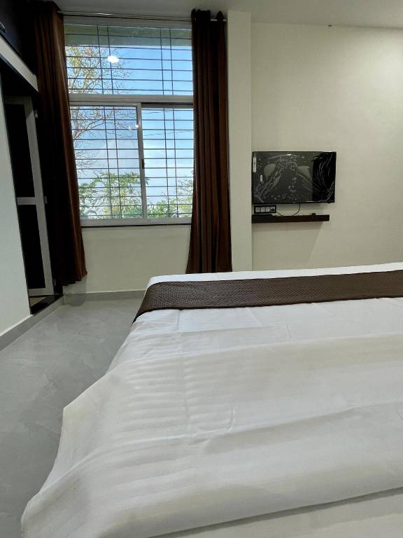 Wonderful farm with yard & patio | Dogs allowed in Indore