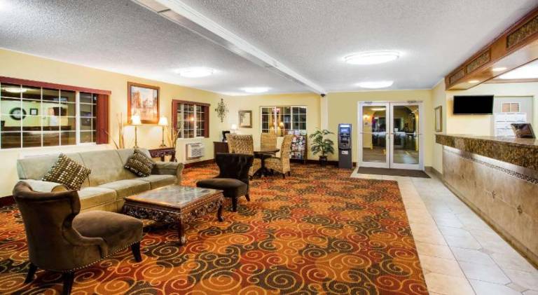 Days Inn by Wyndham Yakima — photo 3