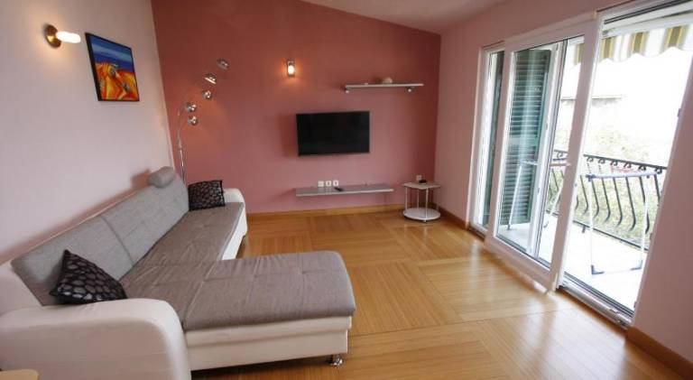 Apartment | Next to the beach | Pets are welcome — photo 2