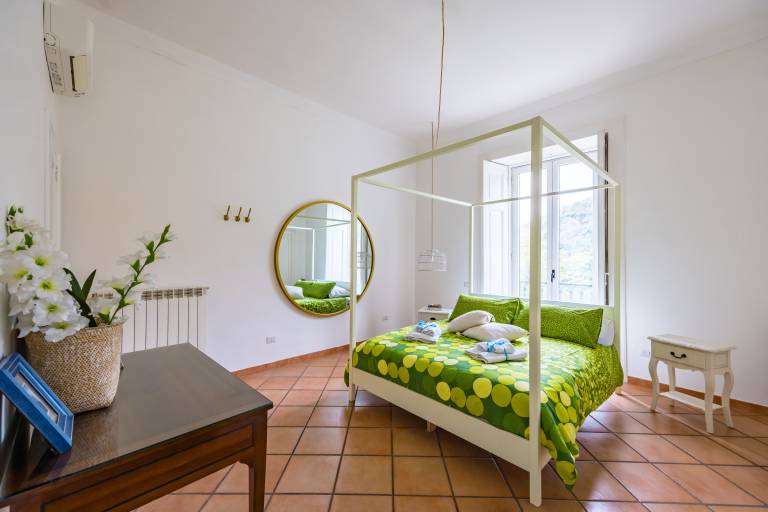 Vacation home with terrace & garden | City view — photo 2