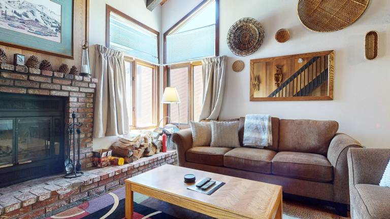 Condo with pool, jacuzzi & sauna | Mountain view — photo 4