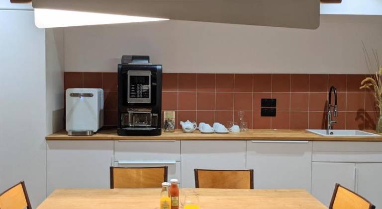 Serviced apartment with patio | Next to Opéra de Marseille — photo 5