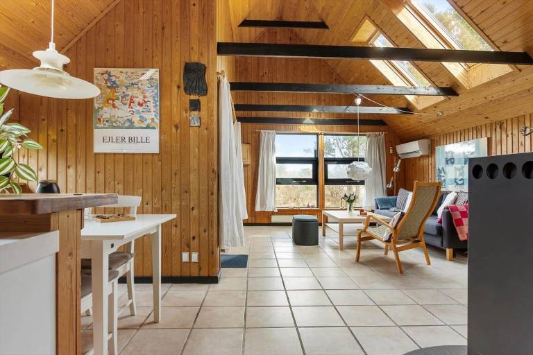 Vacation home with terrace & grill — photo 2
