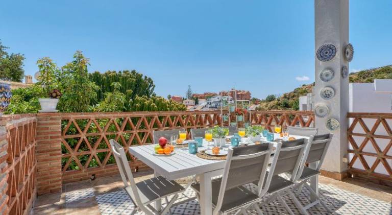 Holiday apartment with pool — photo 5
