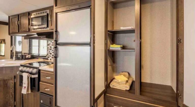 Parked RV Travel Trailer Getaway Wi-Fi with Hookups — photo 3