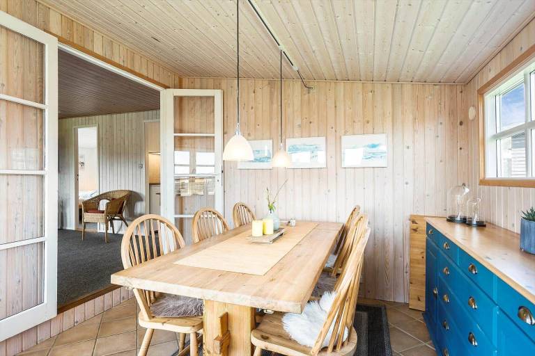 Vacation home with patio, yard & BBQ — photo 4