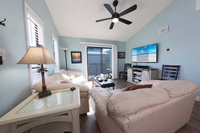 Condo with pool & grill | Beach view | Good for workation — photo 2