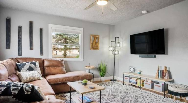 Charming house | Dogs allowed in Colorado Springs, CO