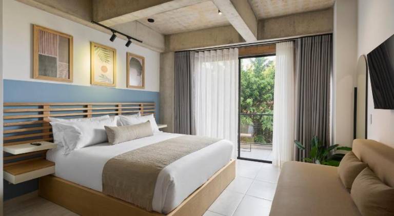 30 Living Suites