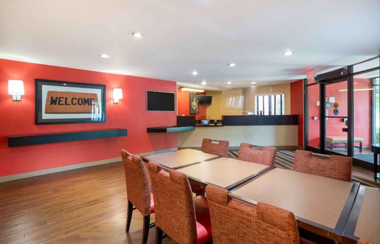 Extended Stay America Select Suites - Columbia - Gateway Drive — photo 2