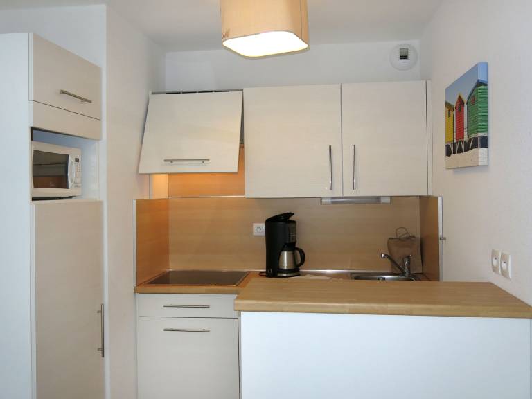 Holiday apartment with heated pool & patio | Close to the beach | Pet-friendly — photo 4