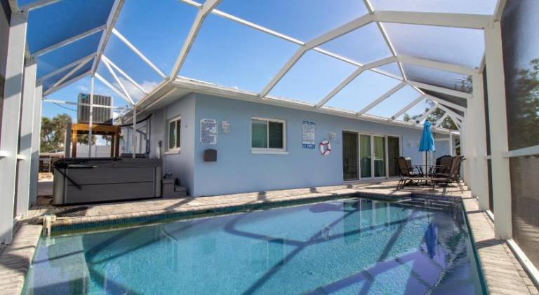 House with pool | Close to the beach | Pets allowed in Fort Myers Beach, FL