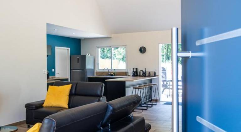 Fully equipped beautiful vacation home with terrace, grill & private pool | Dogs allowed — photo 3