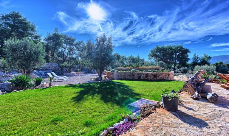 Finca Hvar - 3 individual houses, 5 bedrooms, bicycles for all, and a pool by MyWaycation — photo 4
