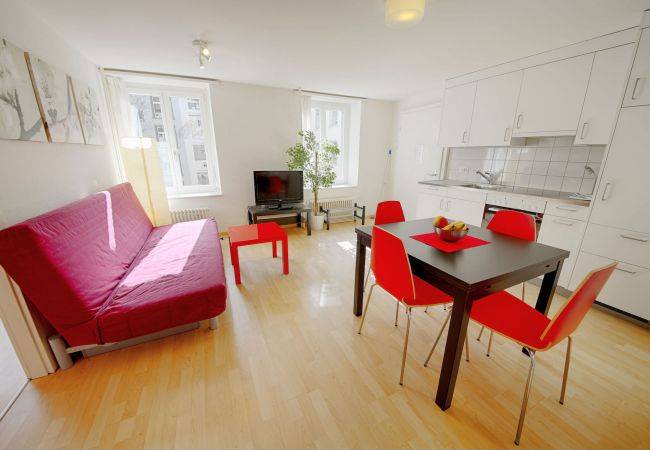 ZH Rodriguez Stauffacher HITrental Apartment