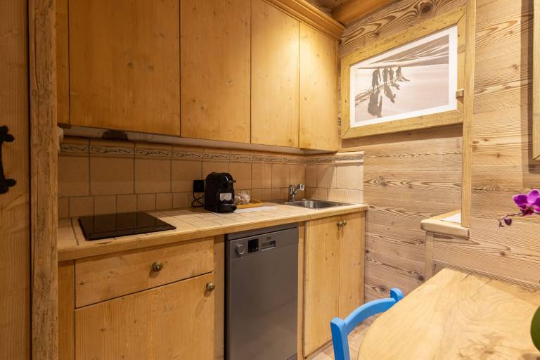 Apartment with hot tub, patio & sauna | Mountain view | Dogs allowed — photo 4