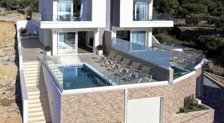 Villa with pool in Tucepi