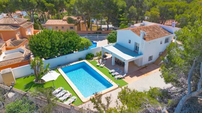 Villa with garden, terrace & private pool | Pool view — photo 3