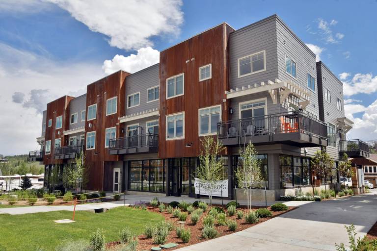 Downtown WP Corner Loft 24 I Hot Tub I Great Views I Bunk Beds I Discounted Attractions — photo 3