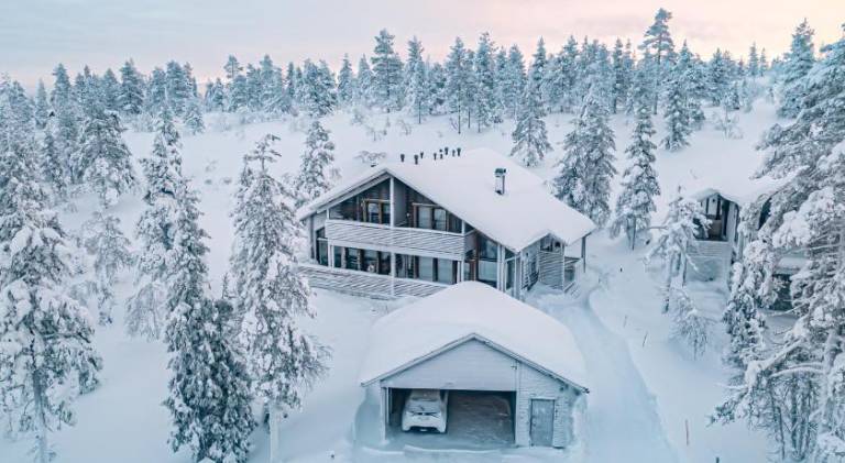 Holiday apartment with hot tub in Kittilä